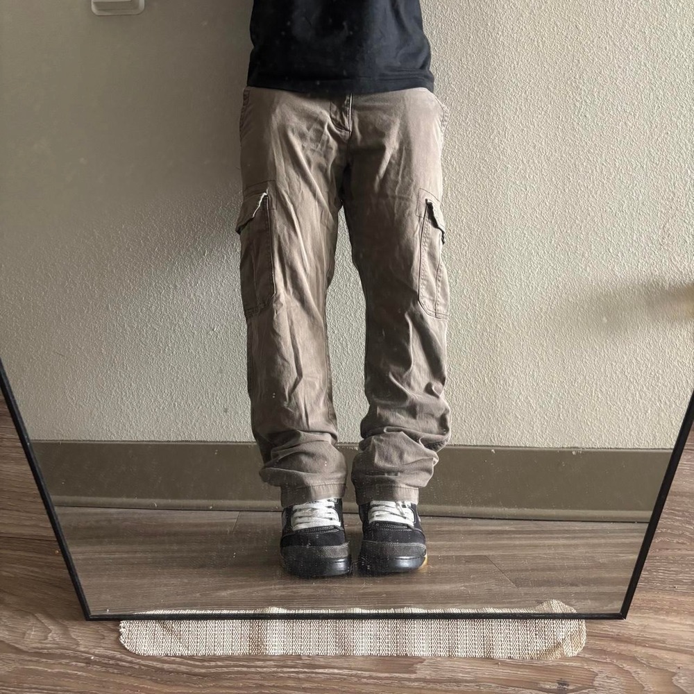 Vintage Y2K/2000s Grunge Brown Casual Cargo Pants! 32x29